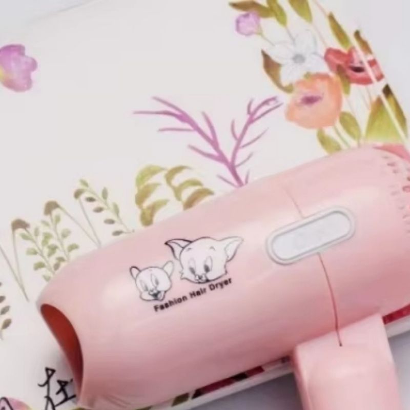 Sèche-Cheveux Enfants – Doux et Sécurisé